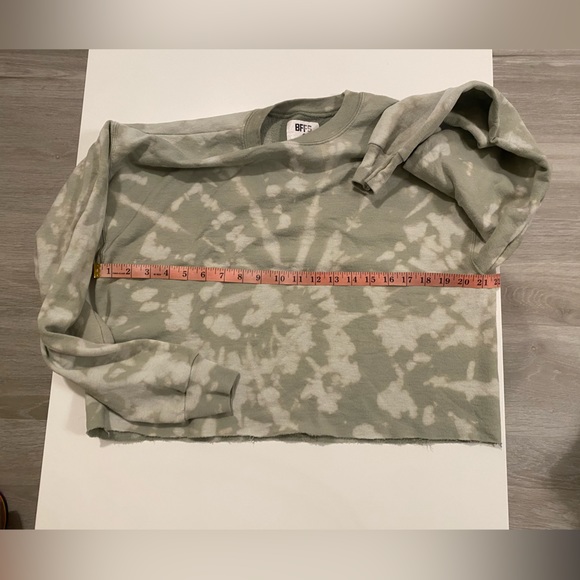 BFFS & BABES Cropped Hunter Green Tie-Dye Sweatshirt - Picture 4 of 6